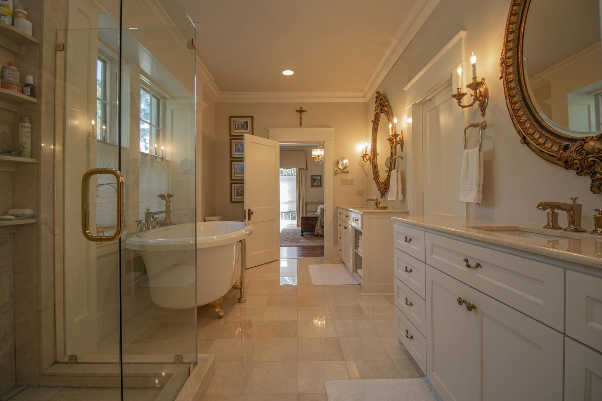 master bathroom layout