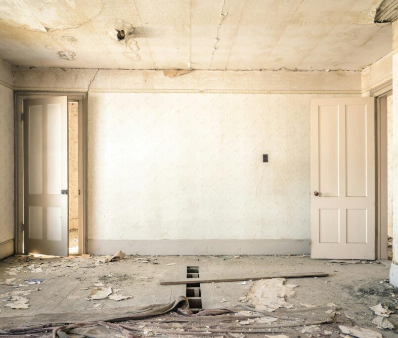 how much does it cost to gut renovate a house